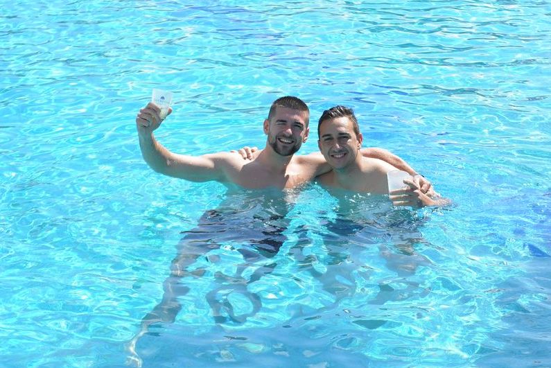 Boys_in_the_pool