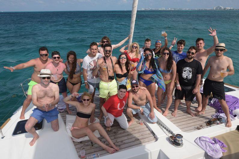 Group_boat_party